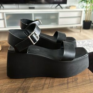 Black heels platform sandals from l'Intervalle - made in Italy. Only worn once.